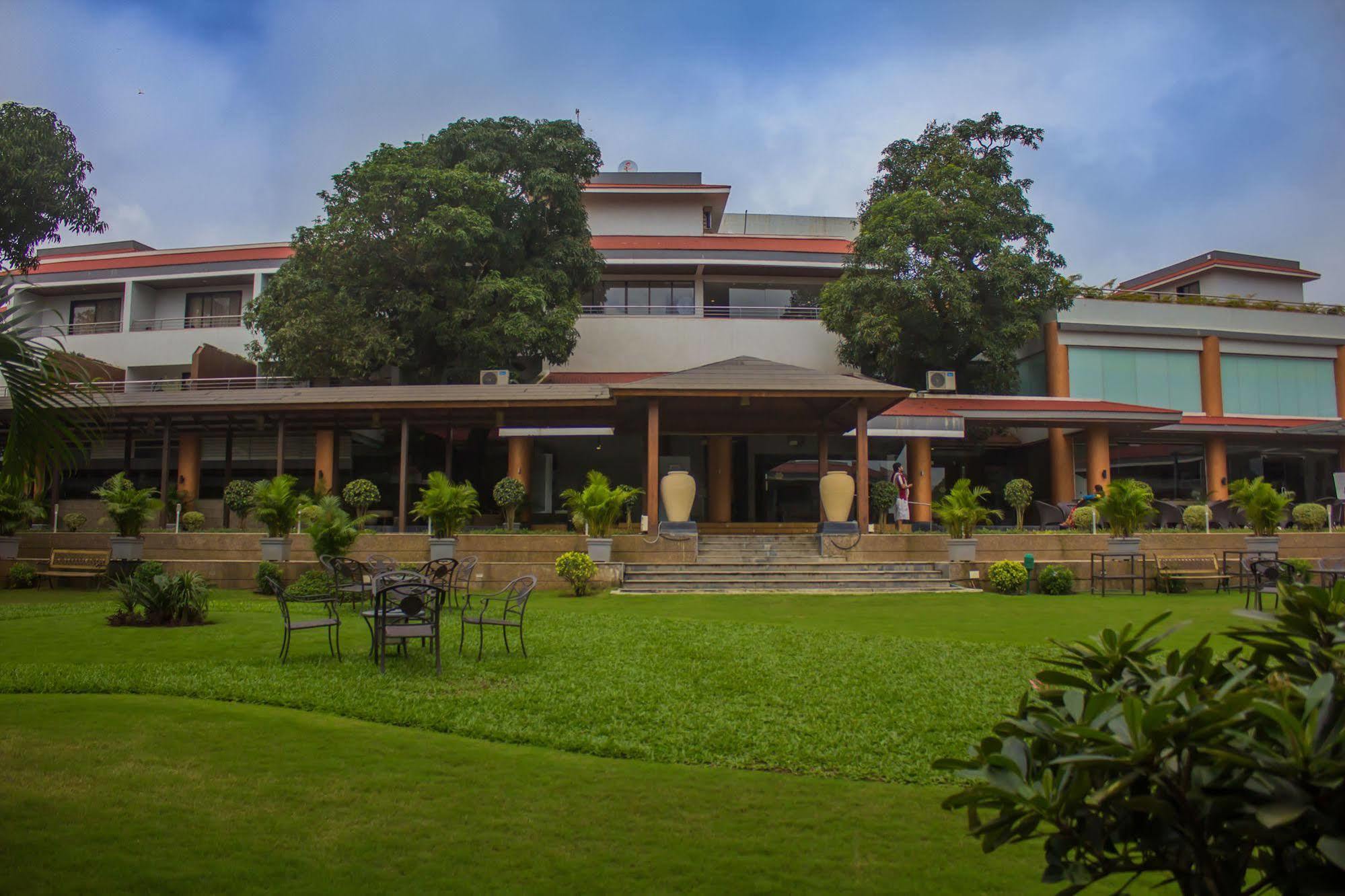 Club Mahindra Hatgad Nashik Eksteriør billede